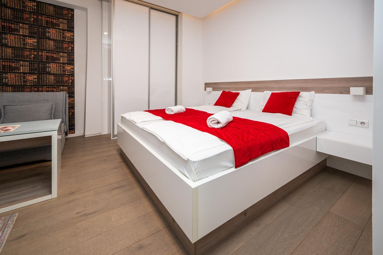 Modern And Design Apartments Near Cathedral Sarajevo Exterior photo